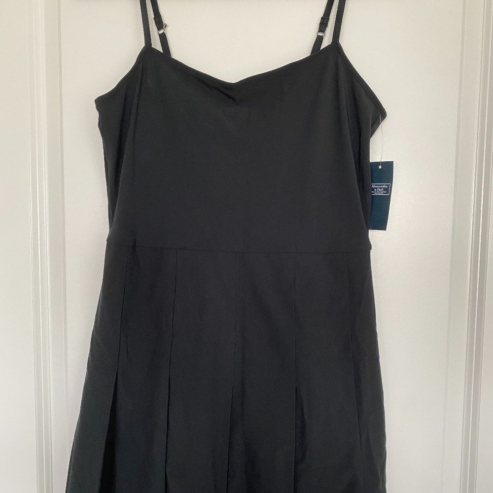Black Traveler Mini Dress *Abercrombie*